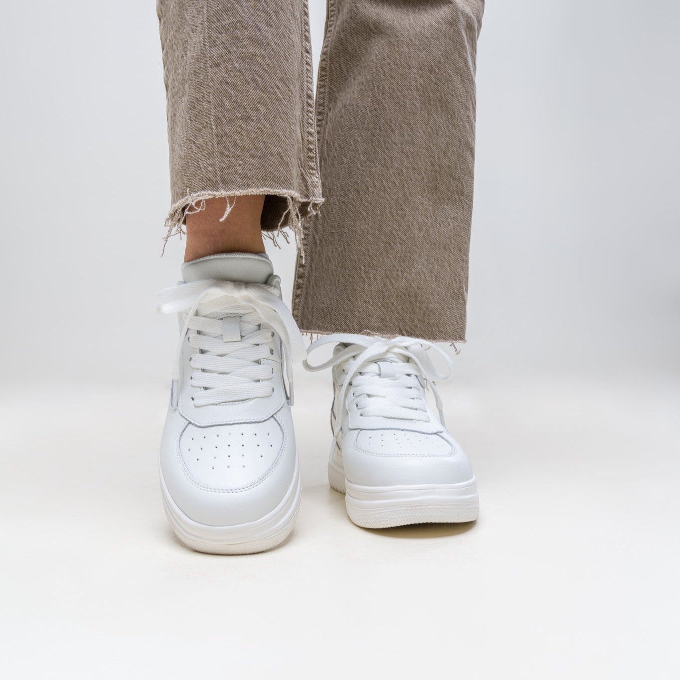 EB ELEVATESHOES WHITE CLASSY