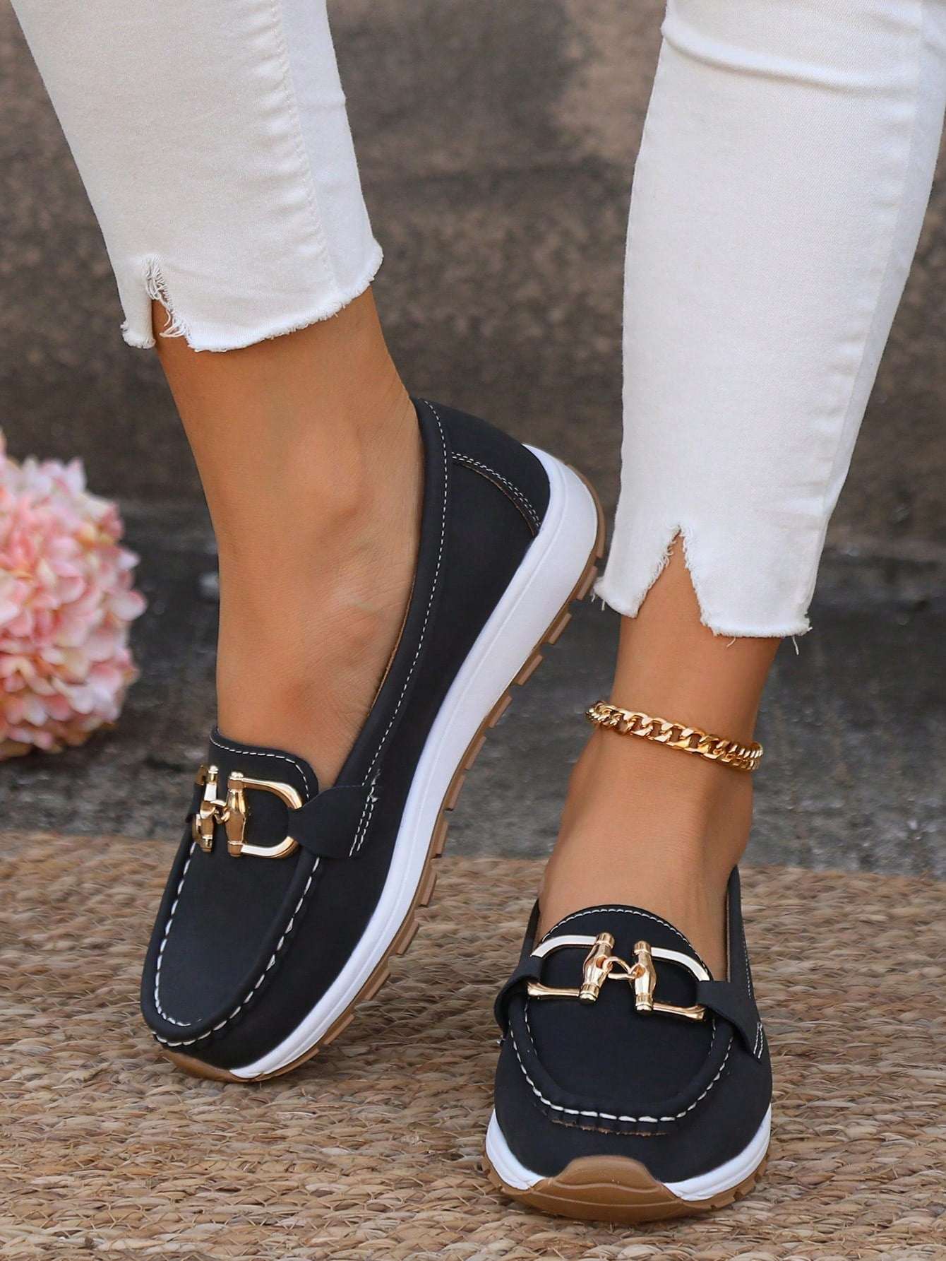 EB EMERY™ | MERCEDITAS CON TACHUELAS
