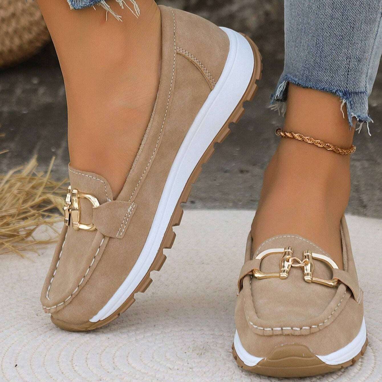 EB EMERY™ | MERCEDITAS CON TACHUELAS