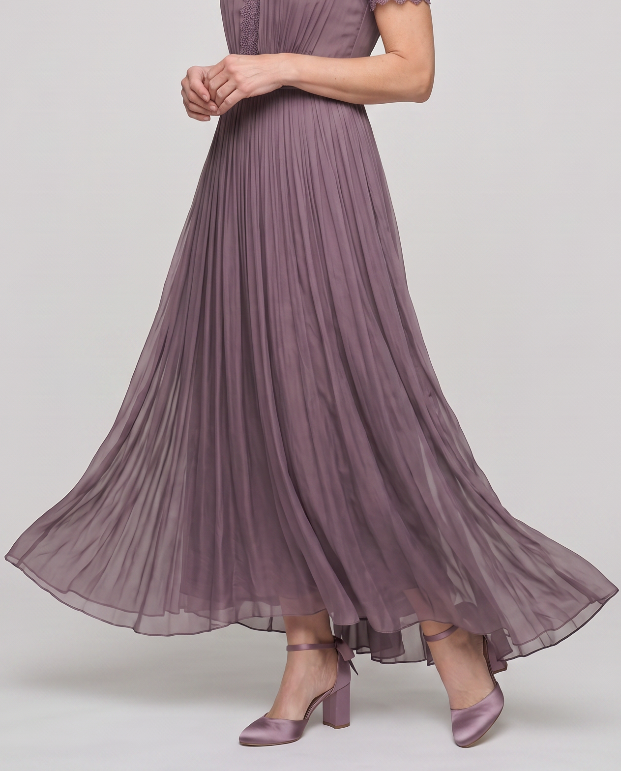 EB FLAVIA™ | VESTIDO LARGO DE GASA CON ESCOTE EN V