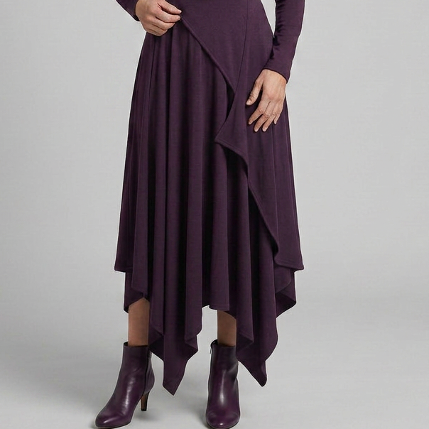 EB SANDRA™ | VESTIDO LARGO PLISADO ASIMÉTRICO CON CUELLO ALTO MORADO